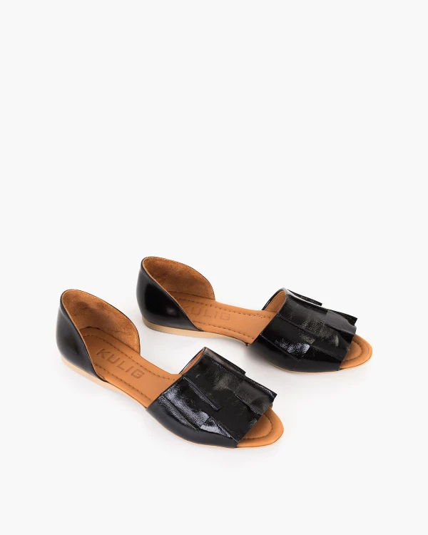 Czarne sandały damskie z naturalnej skóry lakierowanej 5