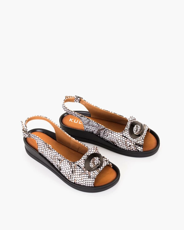 Czarno-białe sandały damskie skórzane na koturnie z motywem 5