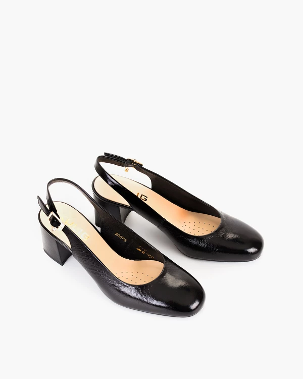 Czarne sandały damskie lakierowane na słupku 5