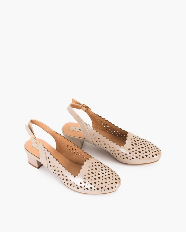 Beżowe sandały ażurowe ze skóry ekologicznej na klocku 5