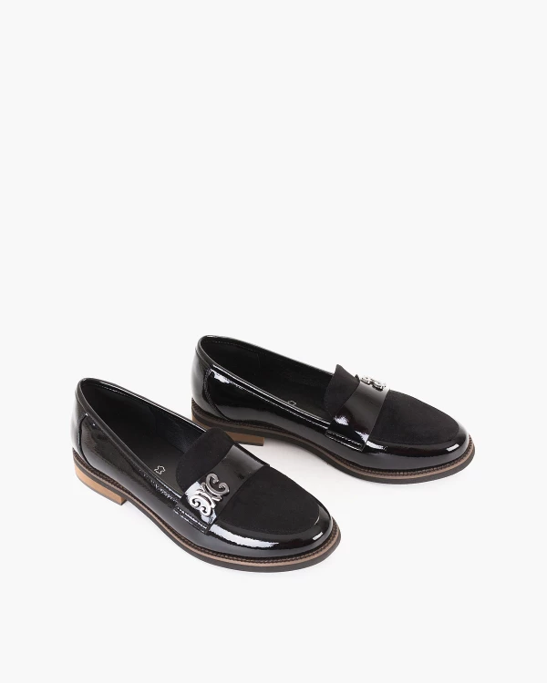 Czarne mokasyny damskie lakierowane ze skóry ekologicznej 5