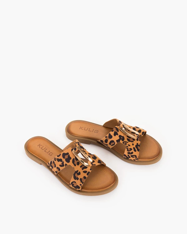 Brązowe klapki damskie ze skóry naturalnej z motywem 5