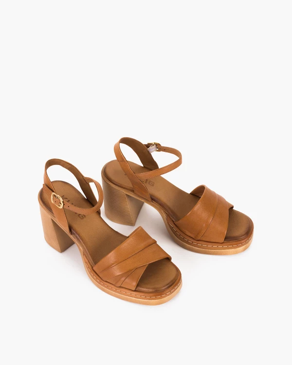 Brązowe sandały damskie skórzane na wysokim obcasie 5