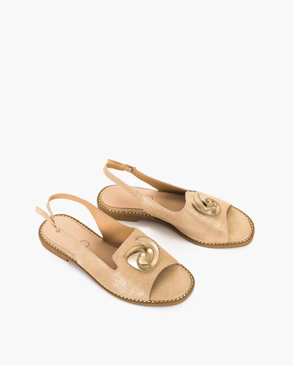 Złote sandały damskie ze skóry nubukowej z różyczką 5