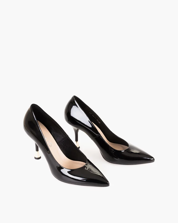 Czarne czółenka ze skóry lakierowanej na szpilce 5