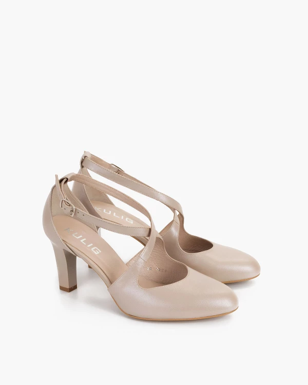 Beżowe czółenka skórzane na słupku 2