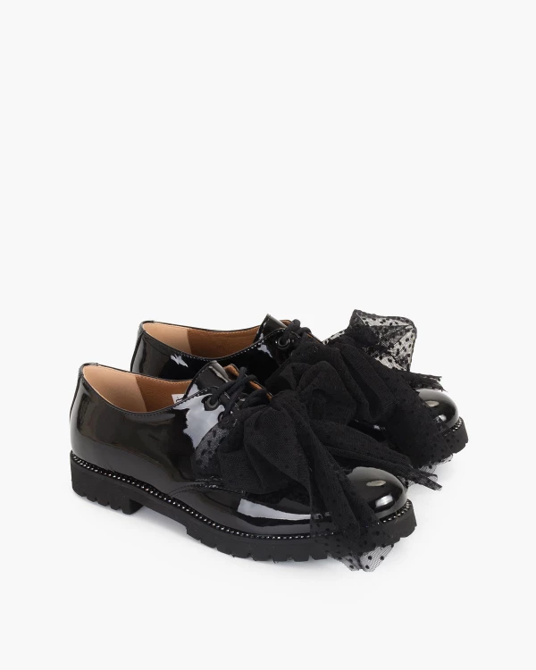 Czarne lakierowane półbuty damskie z kokardą 2