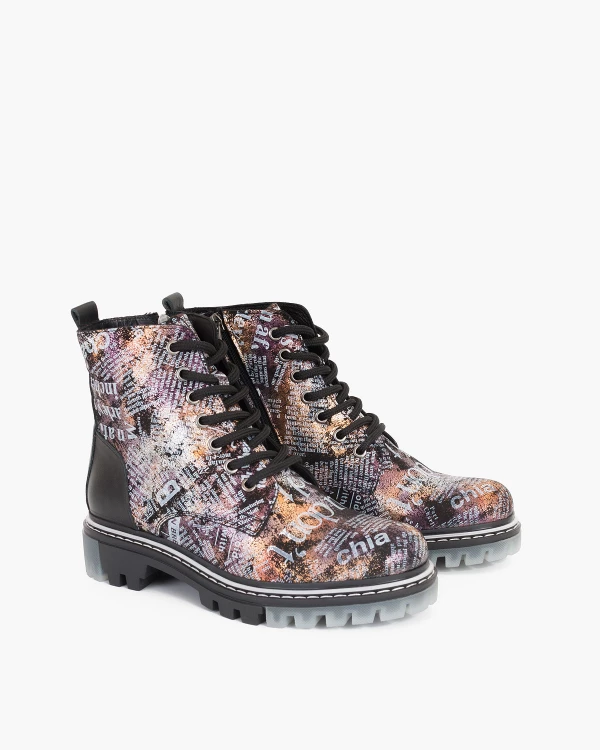 Wielokolorowe trzewiki damskie nubukowe z napisami 2