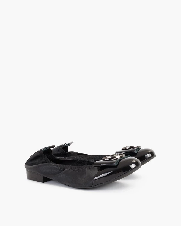 Czarne baleriny skórzane z kółkiem 4