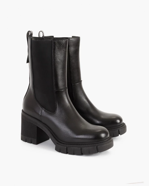 Czarne botki skórzane na słupku 3