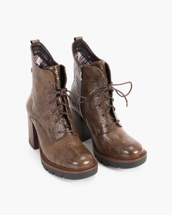 Brązowe trzewiki damskie lakierowane na słupku 5