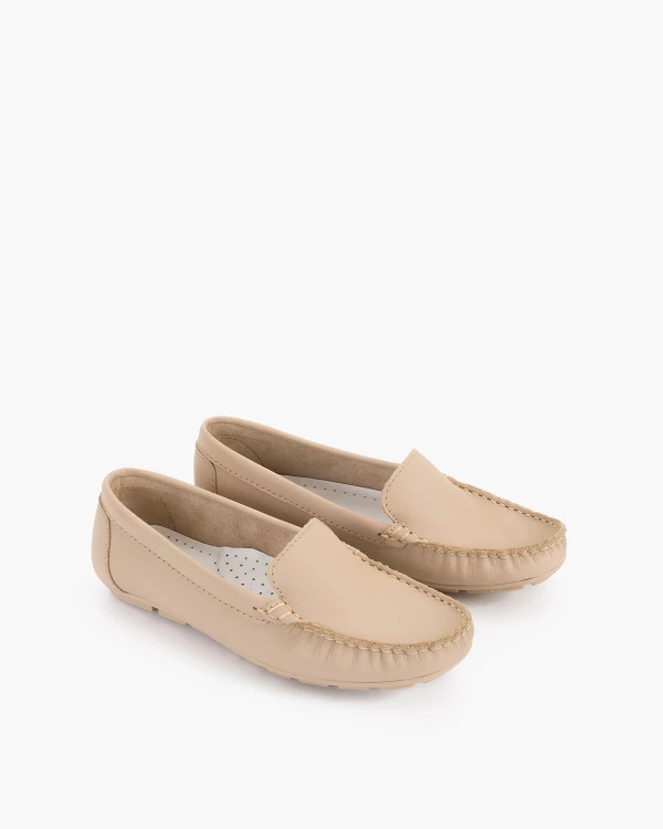 Beżowe mokasyny damskie skórzane 5