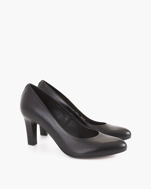 Czarne czółenka skórzane na słupku 2