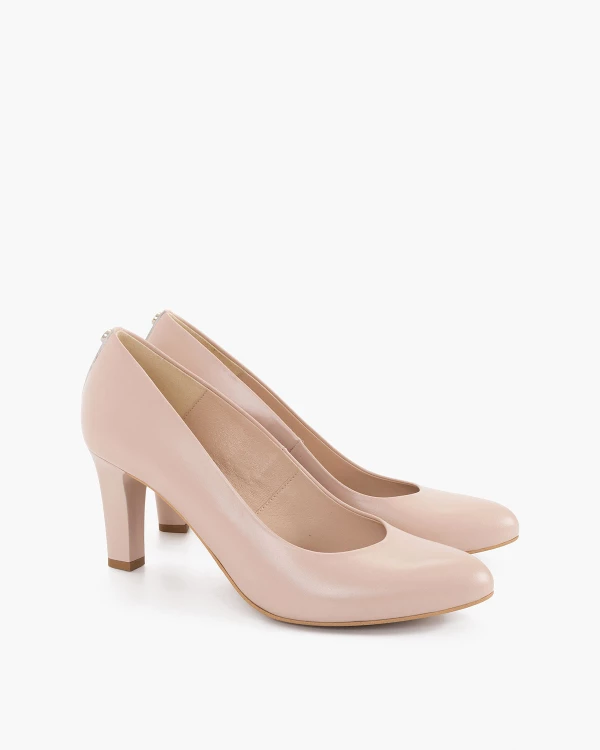 Beżowe czółenka skórzane na słupku 2