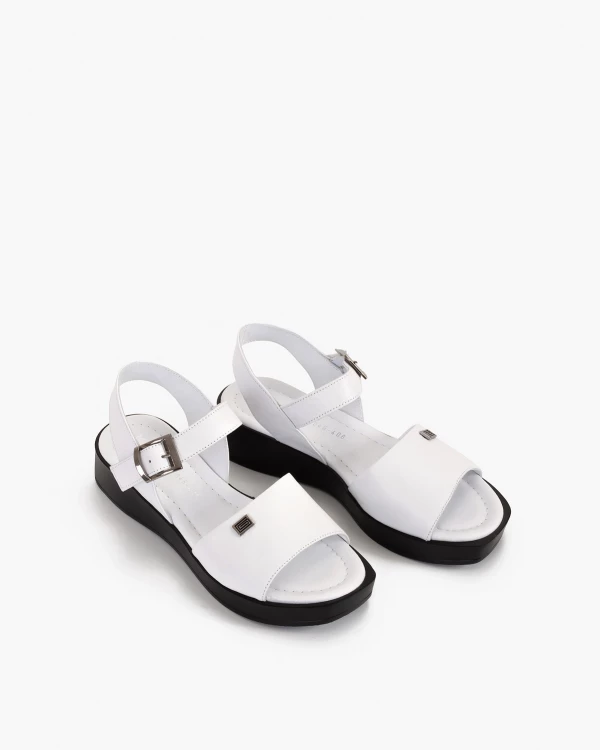 Białe sandały damskie skórzane z klamrą 5