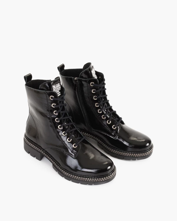 Czarne trzewiki damskie lakierowane 5