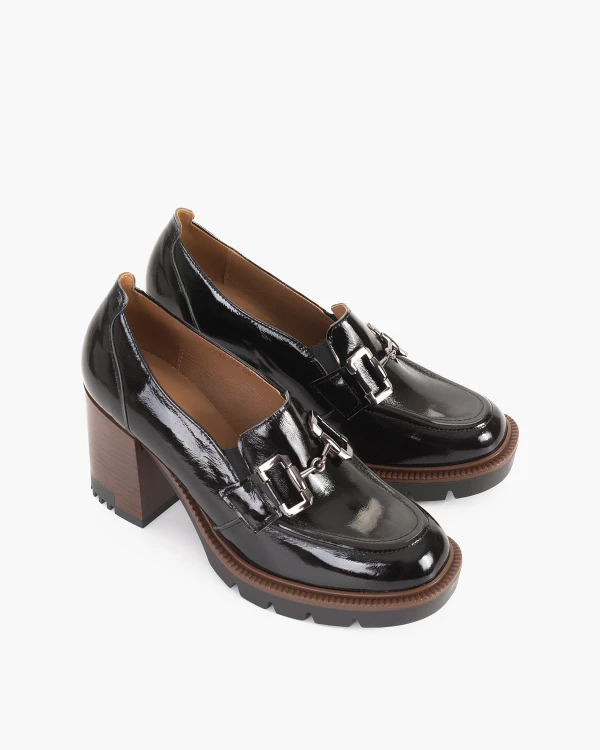 Czarne mokasyny damskie lakierowane na słupku 5