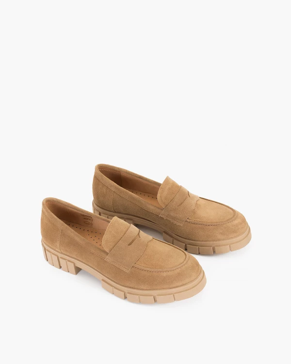 Beżowe mokasyny damskie welurowe 5