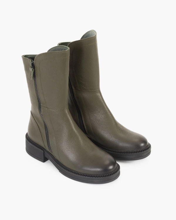 Oliwkowe botki skórzane 5