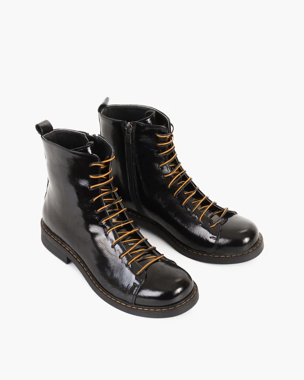 Czarne trzewiki damskie lakierowane 5