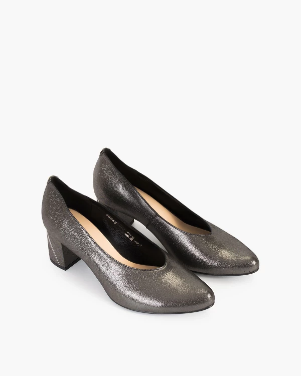 Grafitowe czółenka nubukowe na słupku 5