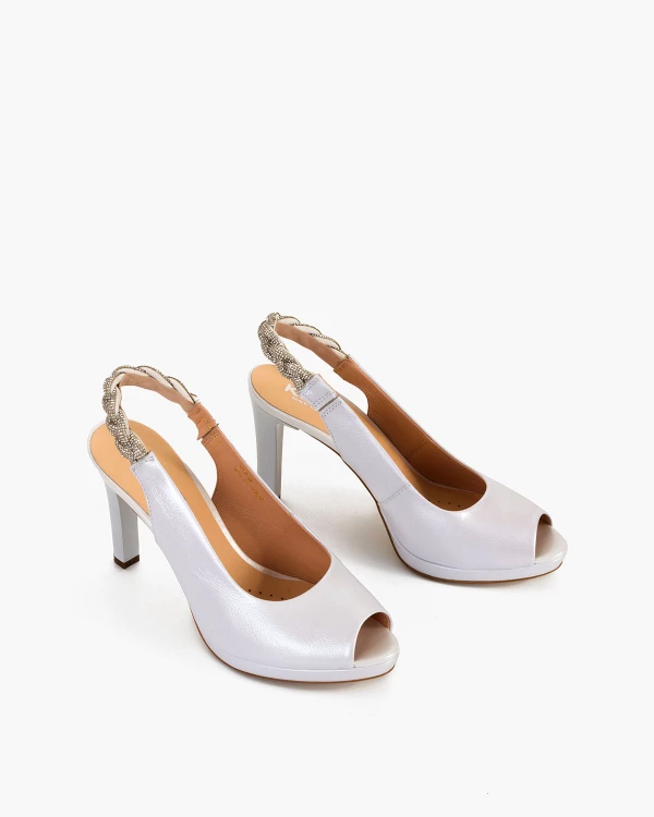 Perłowe sandały damskie skórzane na szpilce 5