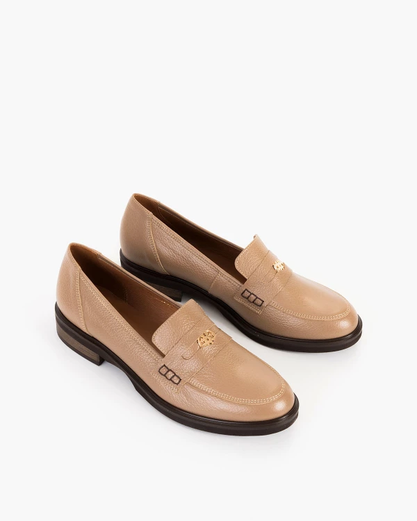 Beżowe mokasyny damskie ze skóry licowej 5