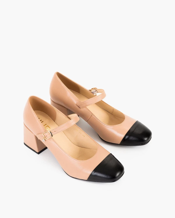 Beżowe półbuty damskie skórzane na obcasie 5