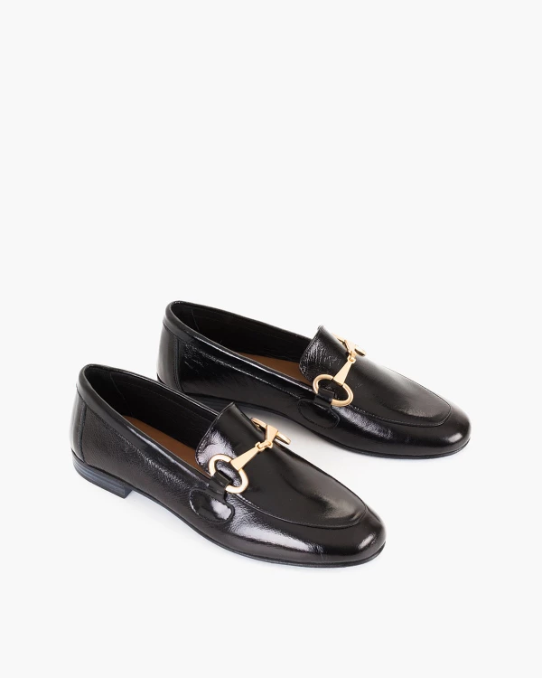Czarne mokasyny damskie lakierowane z klamrą 5