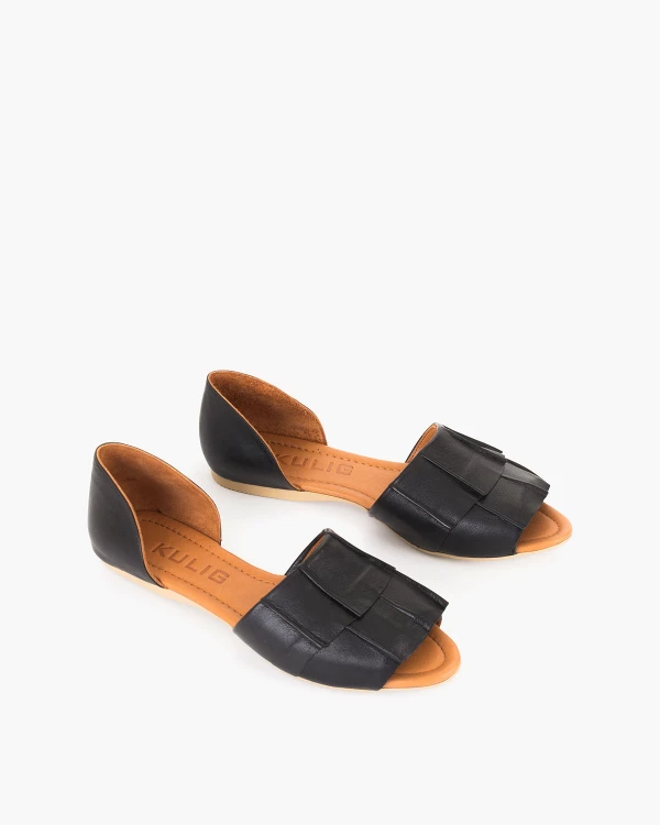 Czarne sandały damskie skórzane na płaskim obcasie 5