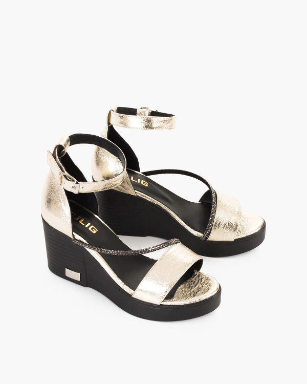 Złote sandały damskie skórzane na koturnie 5