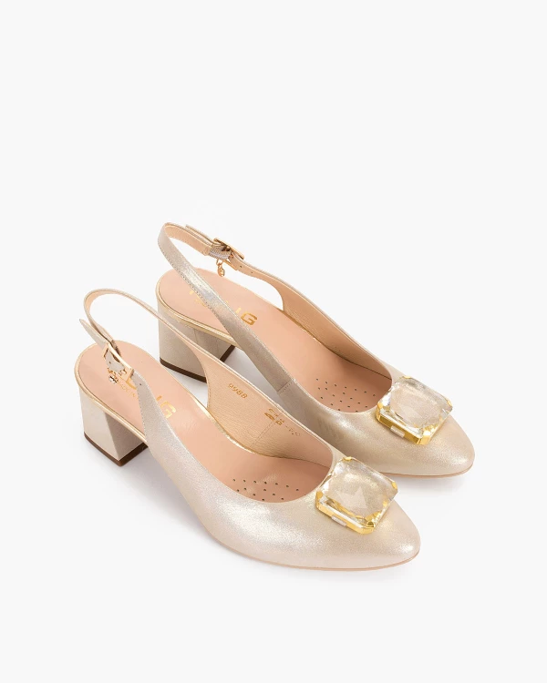 Złote sandały damskie nubukowe z kamieniem 7