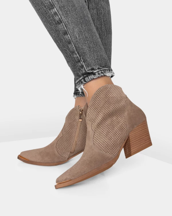 Beżowe kowbojki damskie z naturalnej skóry welurowej na słupku