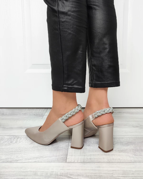 Beżowe sandały damskie skórzane na słupku