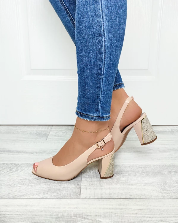 Beżowe sandały damskie skórzane na słupku