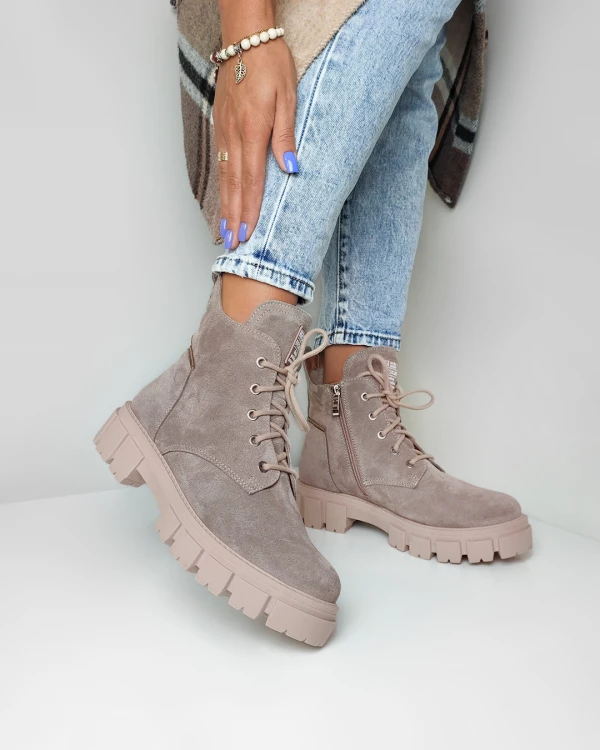 Beżowe trzewiki damskie welurowe