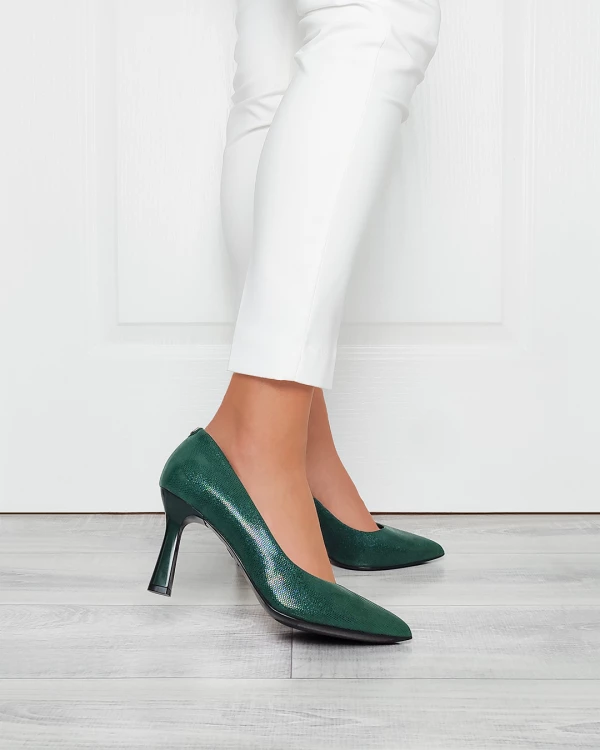 Ciemnozielone czółenka nubukowe na szpilce