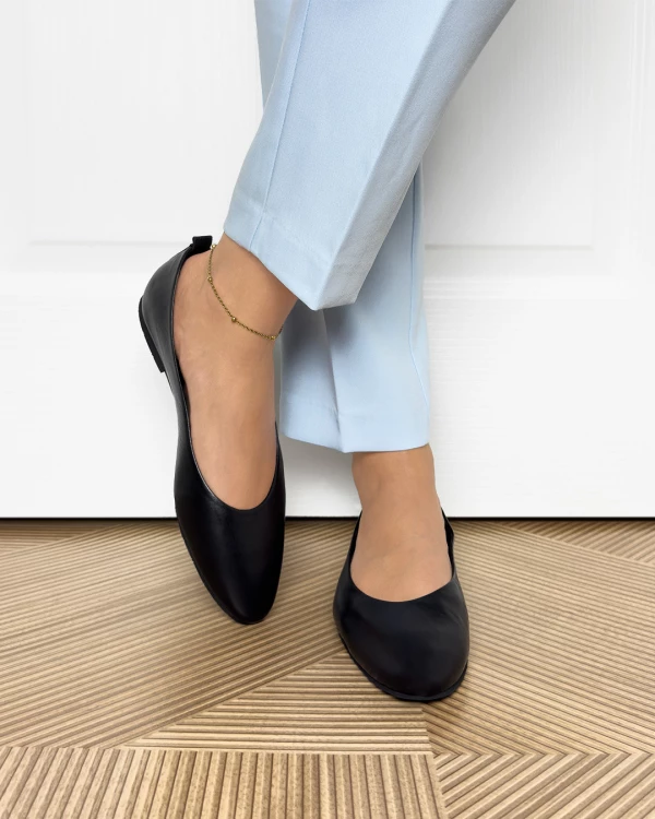 Czarne baleriny damskie skórzane na niskim obcasie