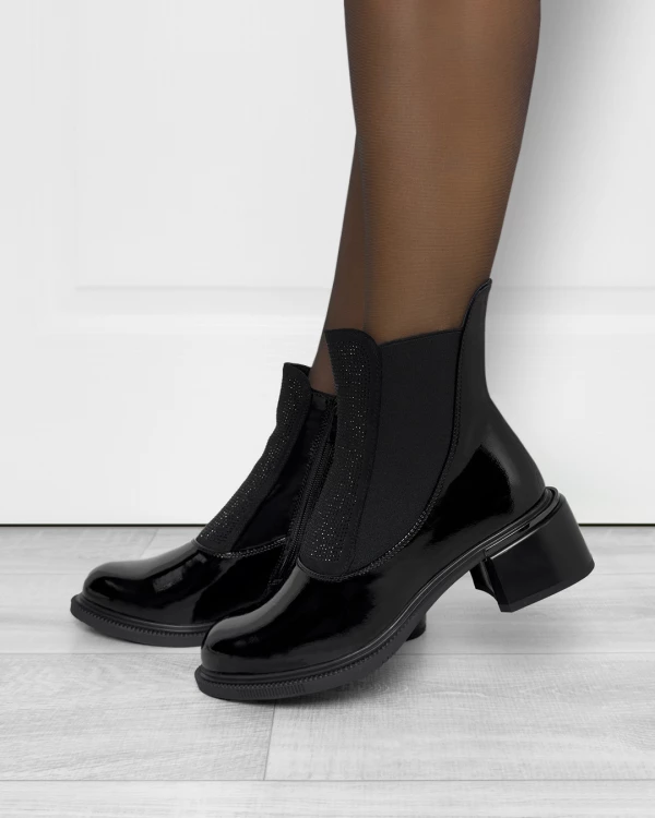Czarne botki damskie ze skóry ekologicznej na klocku