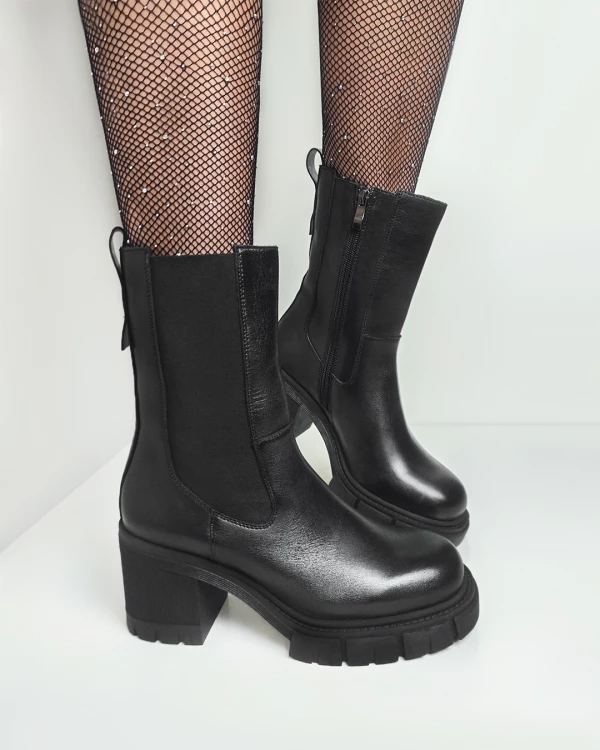 Czarne botki skórzane na słupku 2