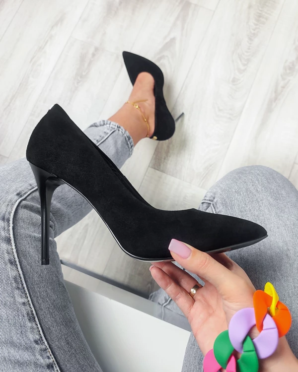 Czarne czółenka zamszowe na szpilce