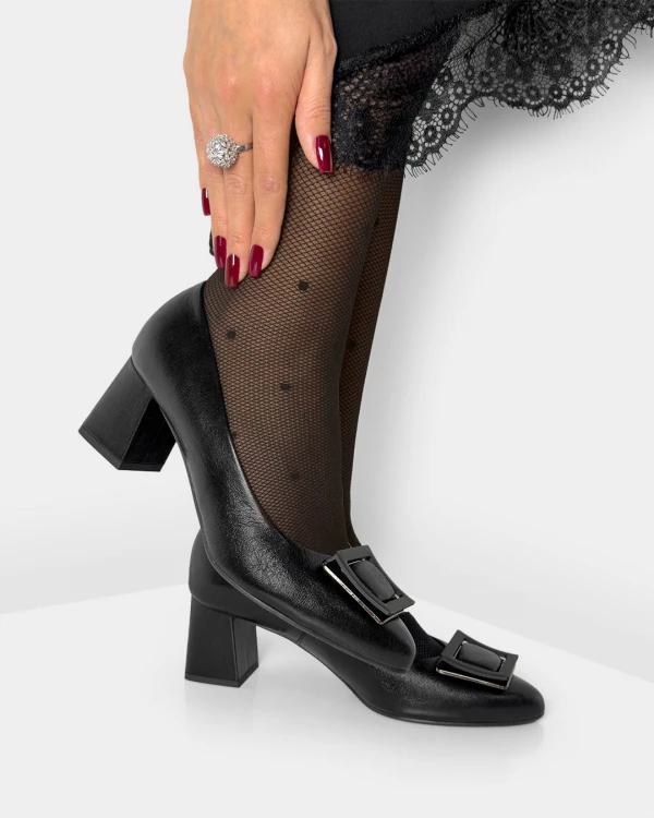 Czarne czółenka ze skóry nubukowej na słupku