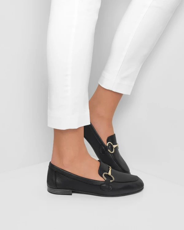 Czarne mokasyny damskie skórzane z klamrą