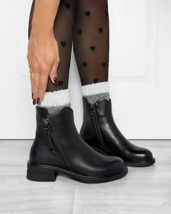 Czarne sztyblety damskie skórzane na klocku