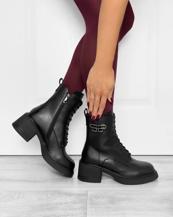 Czarne trzewiki damskie skórzane na obcasie