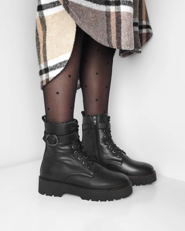 Czarne trzewiki damskie skórzane z klamrą