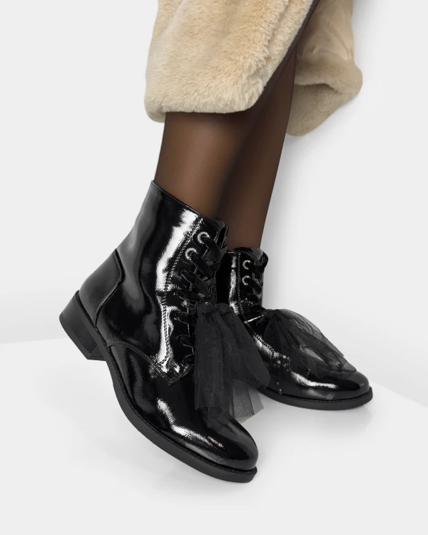 Czarne trzewiki damskie ze skóry ekologicznej na obcasie