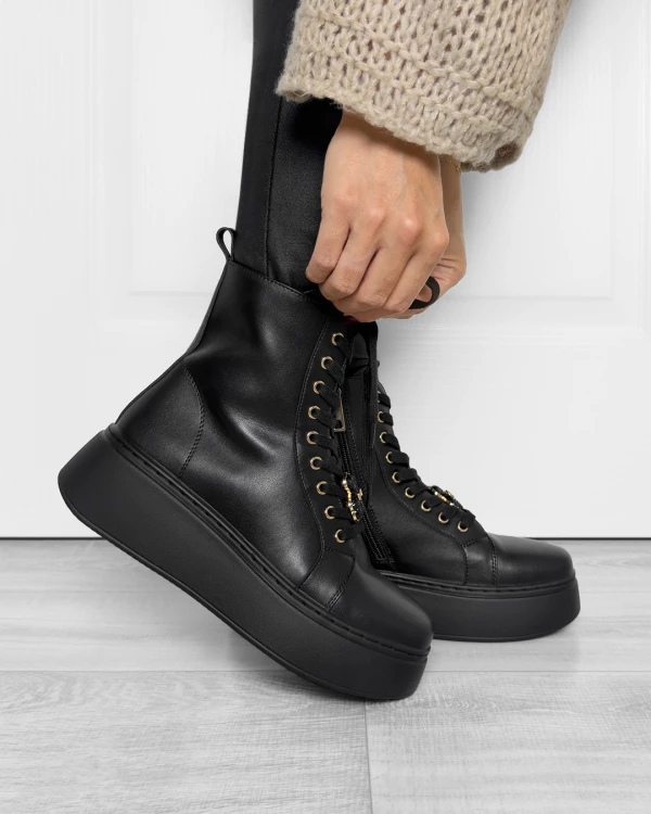 Czarne trzewiki damskie ze skóry licowej na platformie