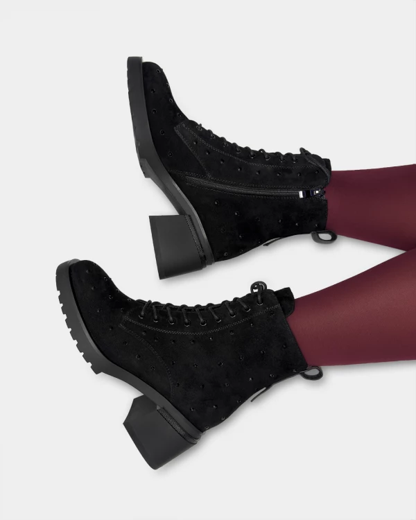 Czarne trzewiki damskie ze skóry naturalnej z kamieniami