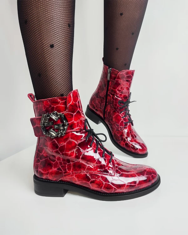 Czerwone trzewiki damskie lakierowane 2